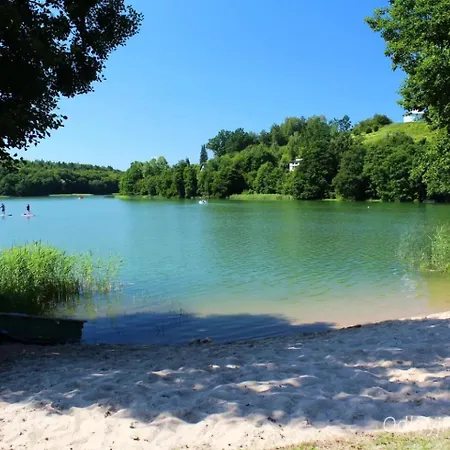 Nad Jeziorem Lakeside פארק נופש *